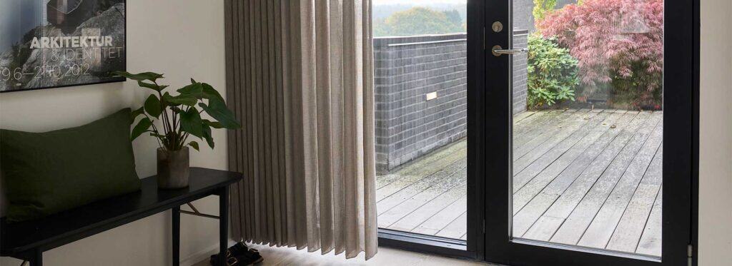 Køb nye gardiner til dine terrassedøre og hoveddøre