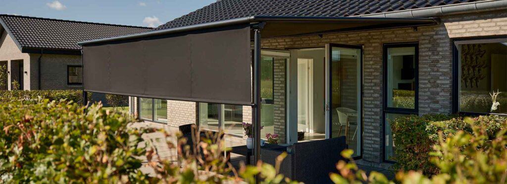 Sort sigma pergola