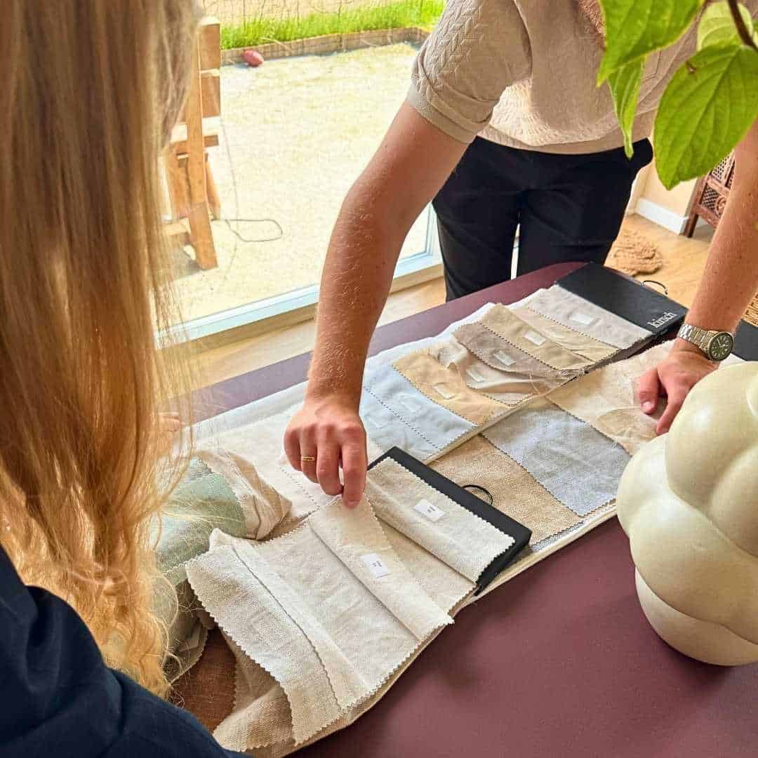 Opmålingsbesøg af Gardinbus.com hjemme hos Freja og Vino fra Nybyggerne