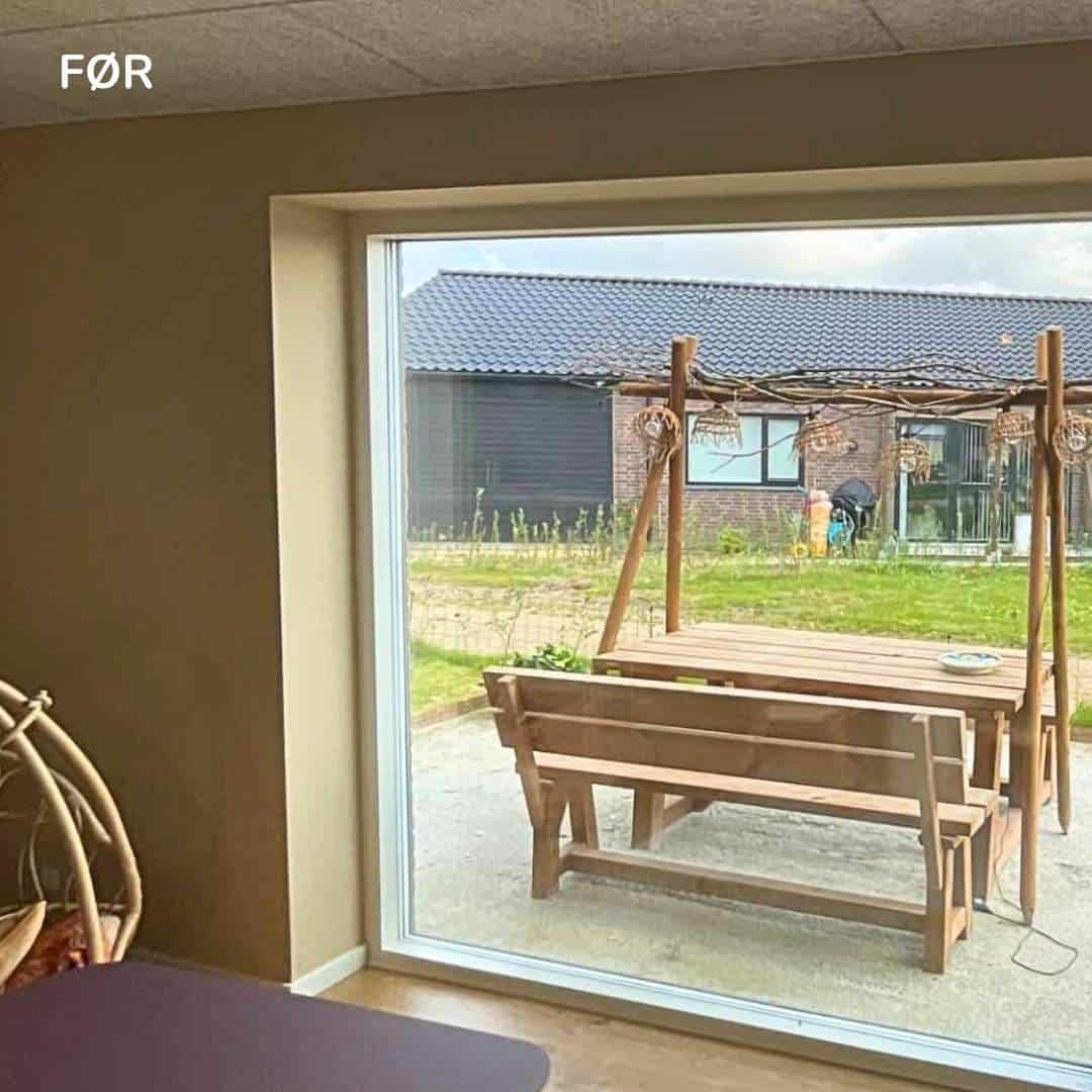 Før billede af gardiner i stuen