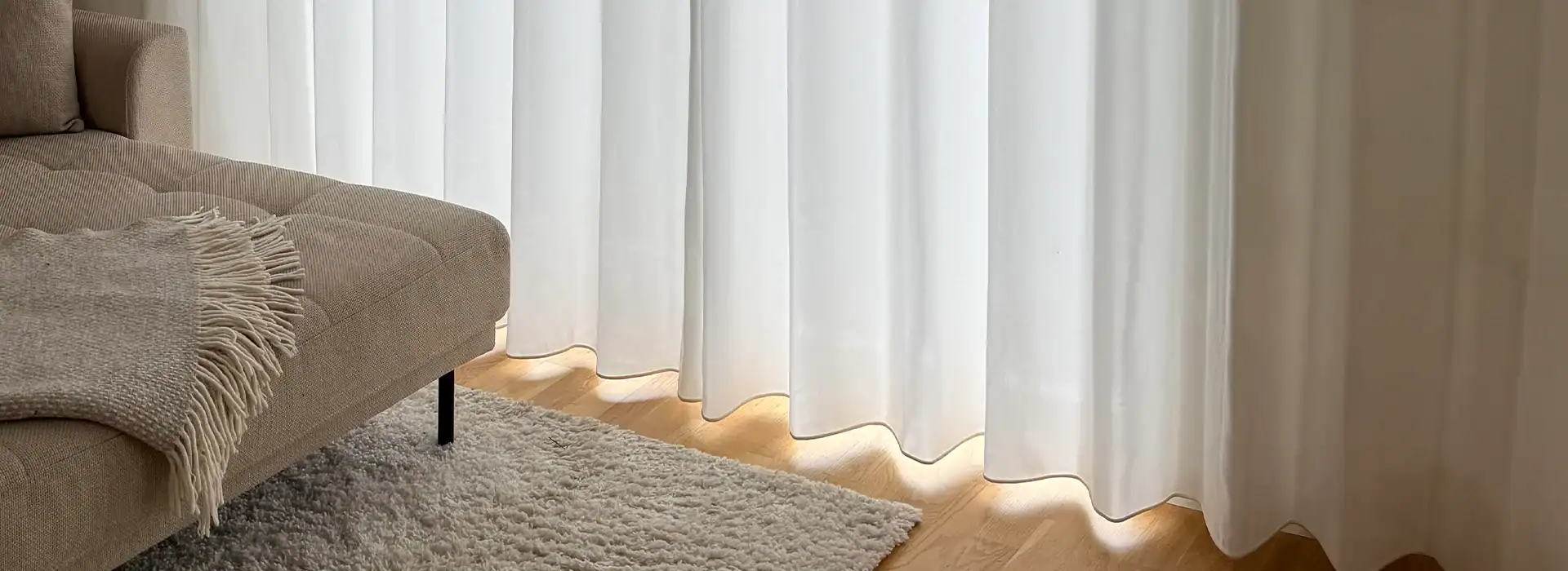 Transparente stofgardiner fra Gardinbus.com