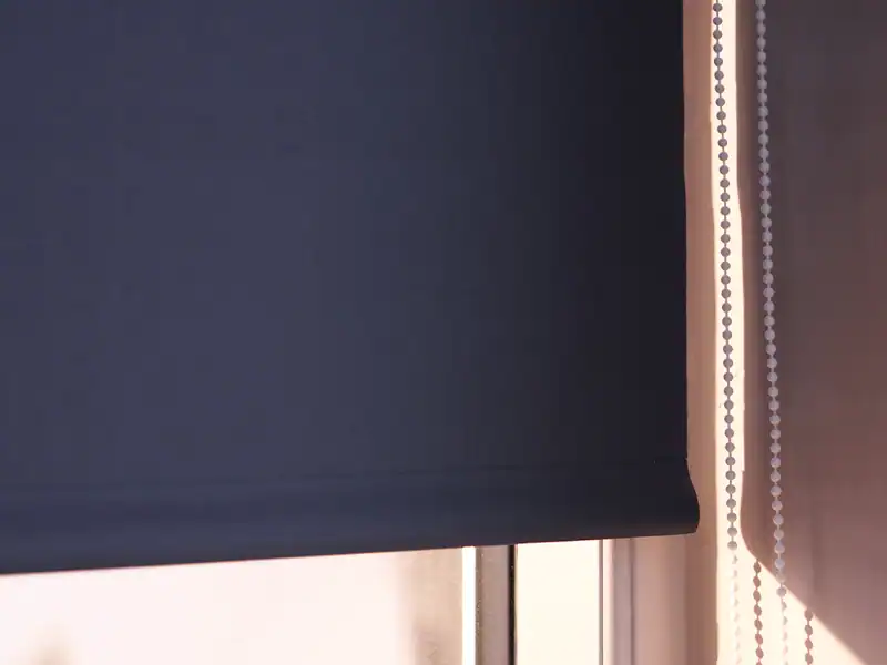 Mørklæggende rullegardiner med kædetræk