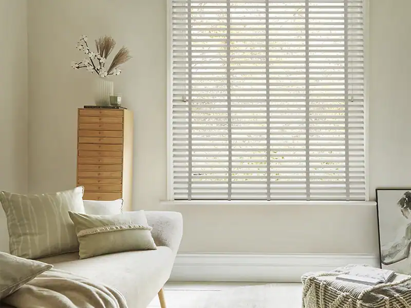 30% på rullegardiner i gardinbussen